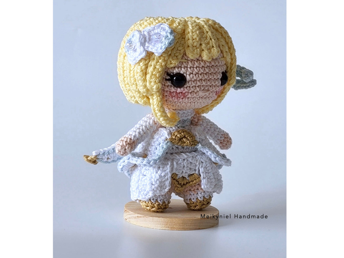 Crochet Pattern : Chibi Lumine ( the traveler ) Crochet Amigurumi