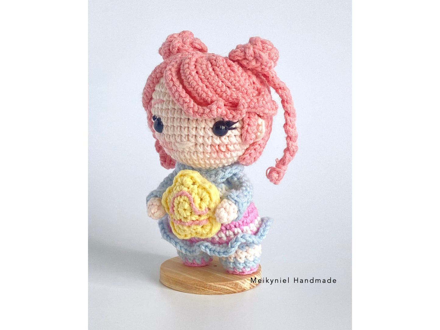 Crochet Doll Pattern : Chibi Star Sign "Libra" Amigurumi Crochet Doll