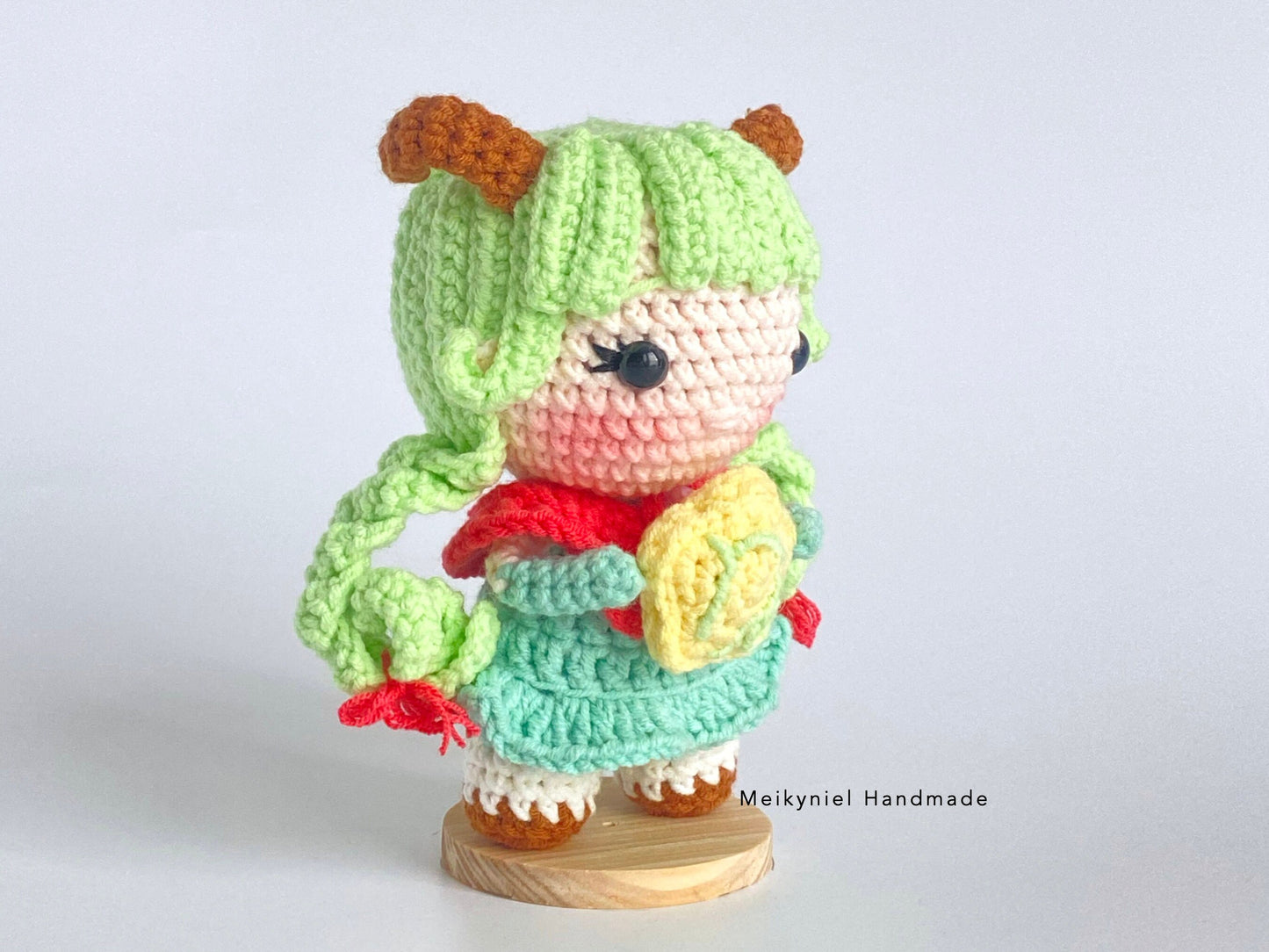 Crochet Doll Pattern : Chibi Star Sign "Capricorn" Amigurumi Crochet Doll