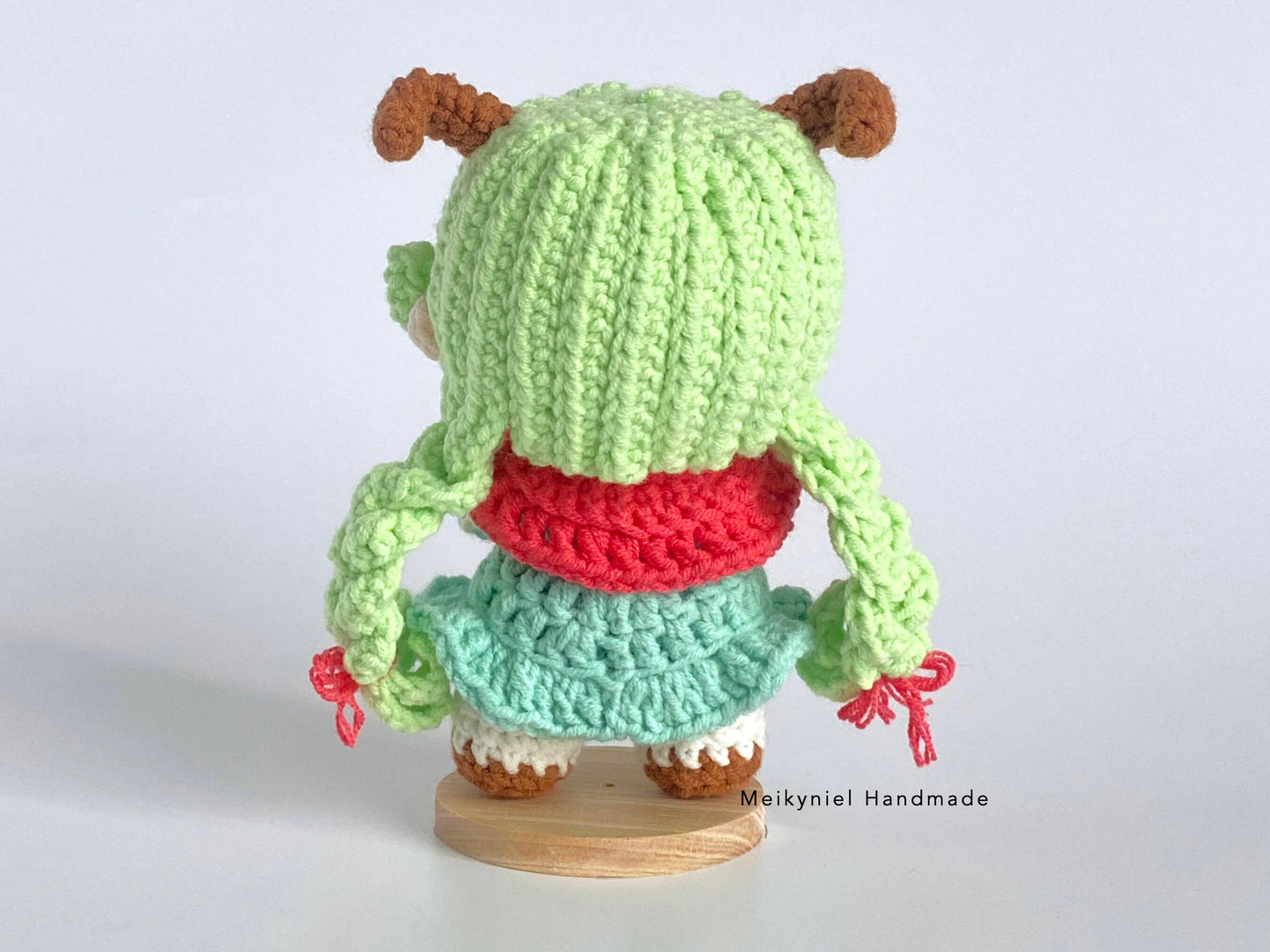 Crochet Doll Pattern : Chibi Star Sign "Capricorn" Amigurumi Crochet Doll