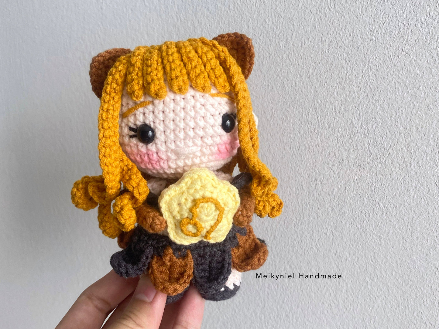 Crochet Doll Pattern : Chibi Star Sign "Leo" Amigurumi Crochet Doll
